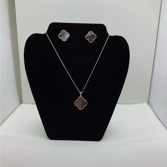 NYC ANNA STATEMENT TAN NECKLACE - Picture 2 of 8